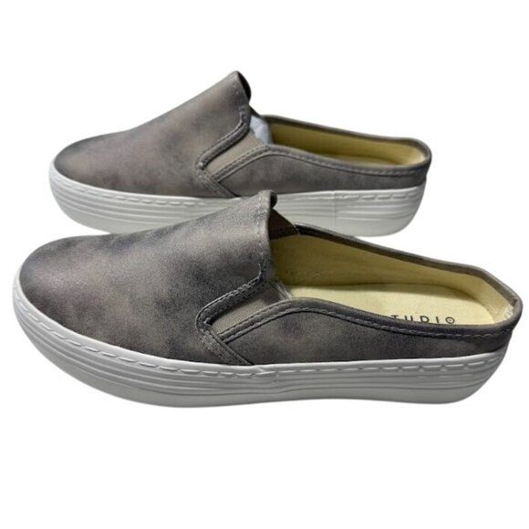 Studio 1886 Womens Metallic Taupe Slip-On Sneakers Size 8 - Picture 2 of 5